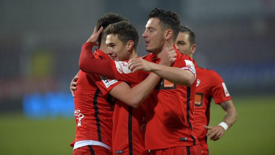 Permalink to Dinamo tânără şi străină