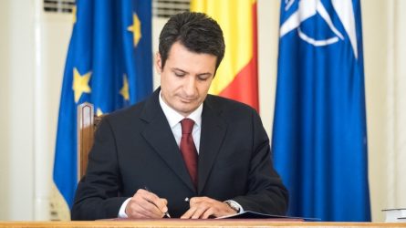 Permalink to Minerii cu gulere albe