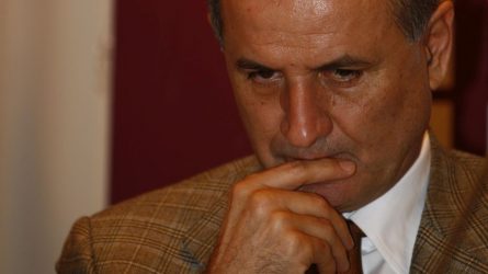 Permalink to L-au întârziat la infinit