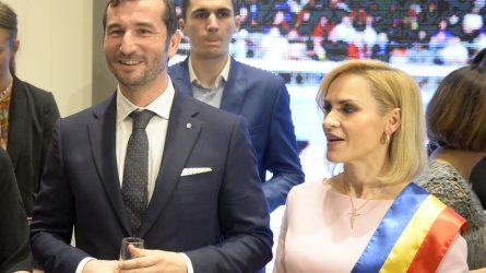 Permalink to O primărie acoperită cu diplome