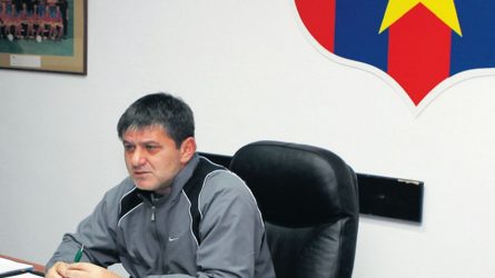 Permalink to O echipă de fotbal şi-a înfiinţat o armată