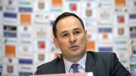 Permalink to Echipa cu şorţul de plumb