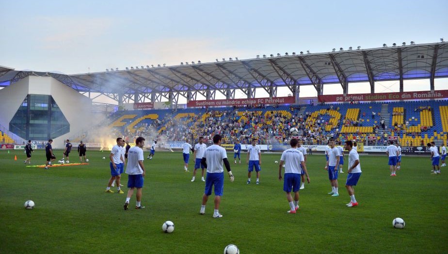 Permalink to Petrolul, o babă cochetă, aflată pe moarte