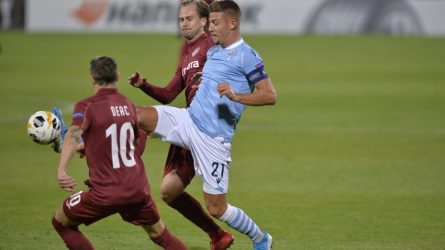 Permalink to Rafturile și sertarele lui Dan Petrescu