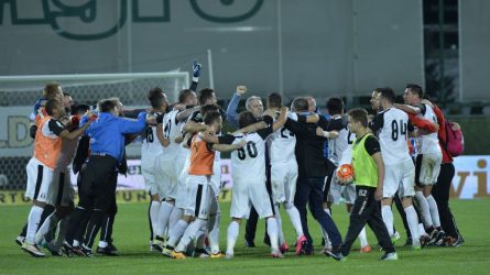 Permalink to Astre şi stele verzi