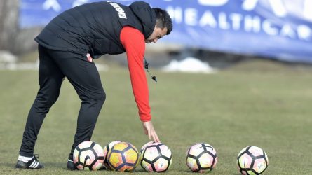 Permalink to Dinamo după şoc, Craiova, înainte