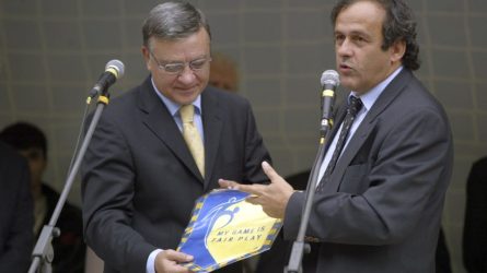 Permalink to Michel, tu cu cine ai vota?