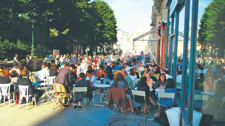 Permalink to Românii de pe strada Veseliei