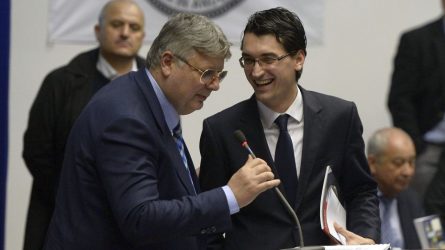 Permalink to Cioara de pe gard
