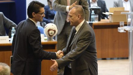 Permalink to Săgeți otrăvite