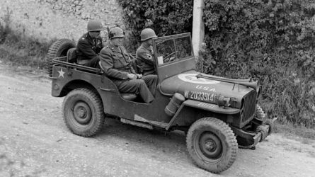 Permalink to Mihai I şi jeep-ul „Banditului”